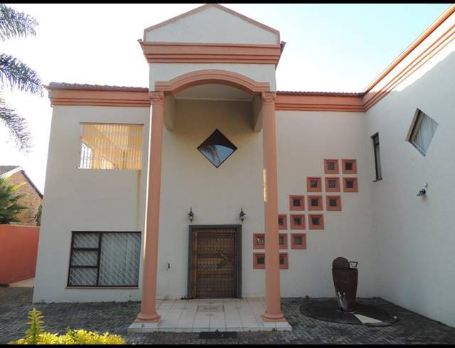 5 BEDROOM HOUSE FOR SALE IN AMANDASIG